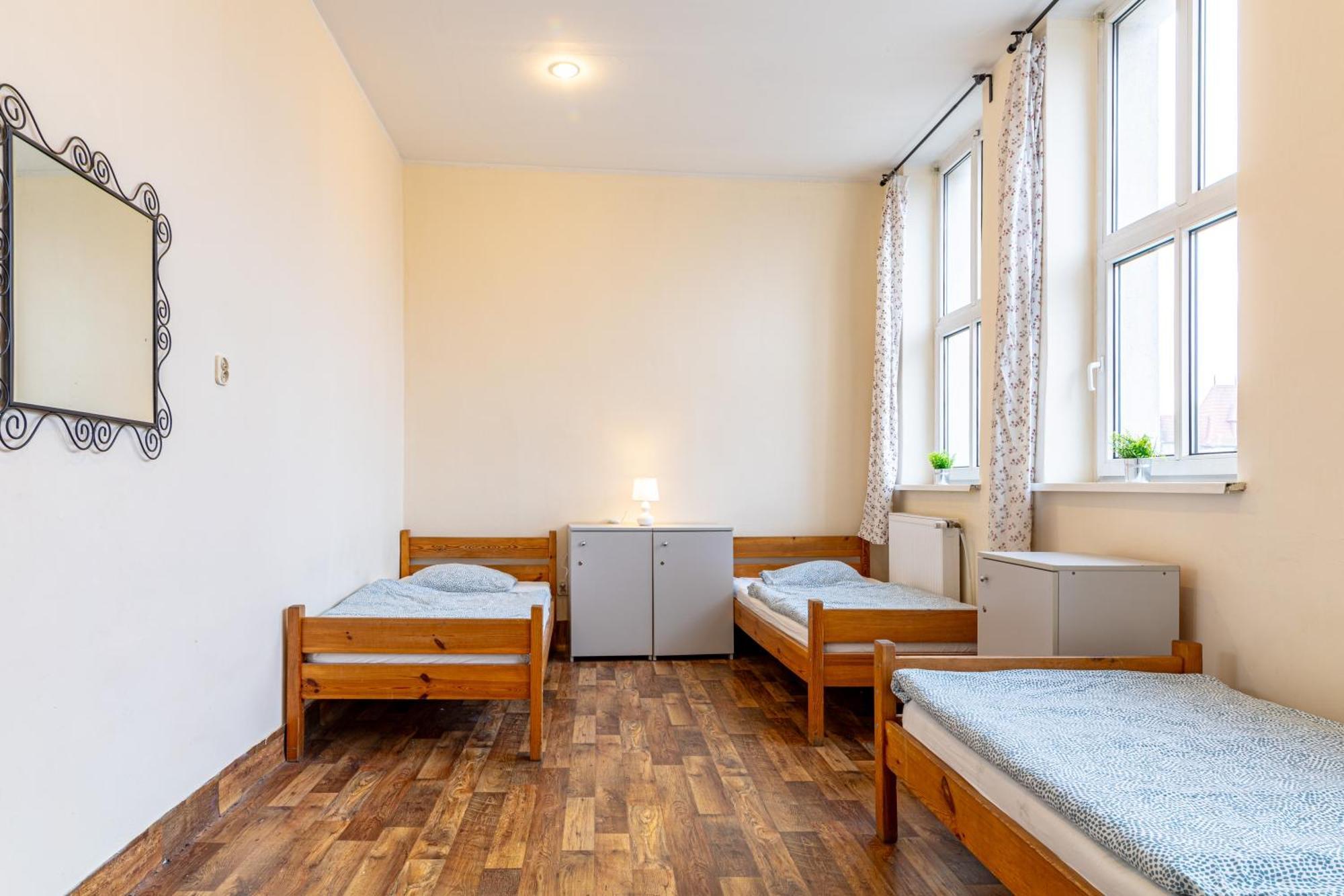 Hostel Orange Plus Торунь Экстерьер фото