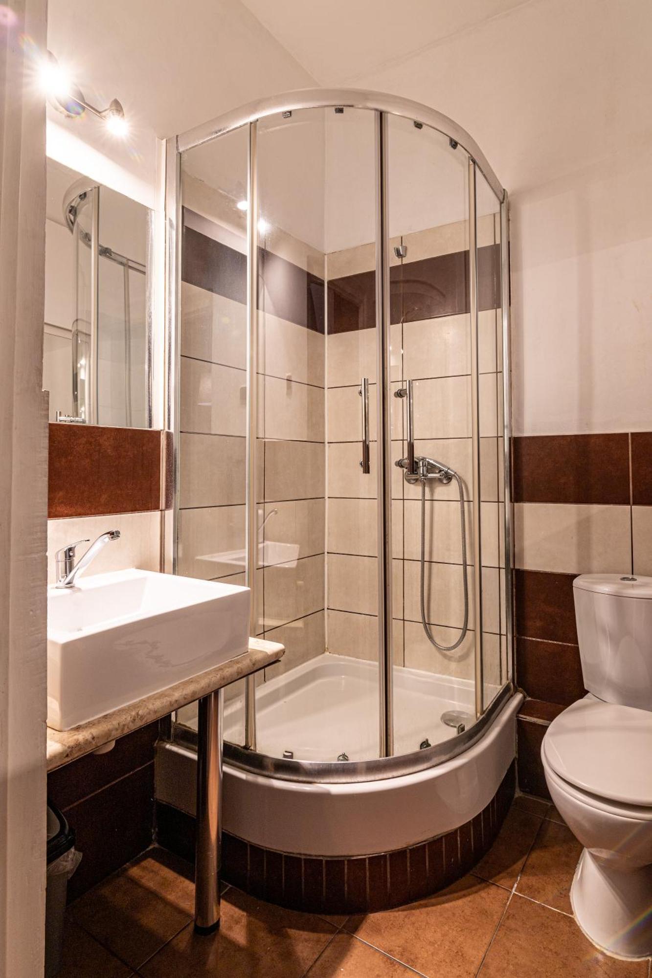 Hostel Orange Plus Торунь Экстерьер фото